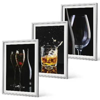 Conjunto de 3 quadros com moldura estampa de taças de vinho e uísque sobre fundo preto