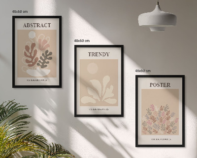 Conjunto de 3 quadros com moldura Motivos vegetais em tons de bege e marrom.