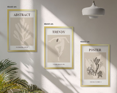 Conjunto de 3 quadros com moldura Estampas florais em tons de bege e marrom.