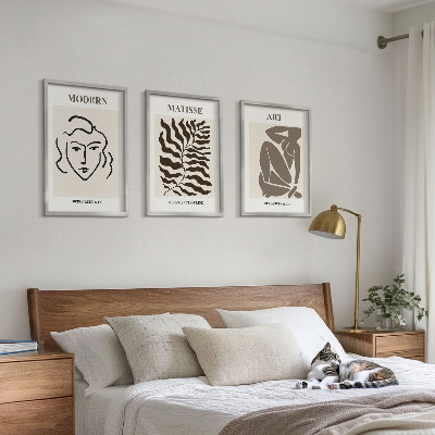 Conjunto de quadros para sala de estar Gráficos, linhas e personagens estilosos.