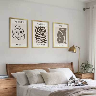 Conjunto de quadros para sala de estar Gráficos, linhas e personagens estilosos.