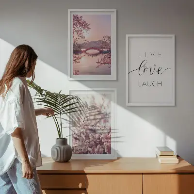 Conjunto de quadros para sala de estar com motivo de ponte florido