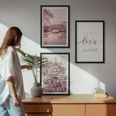 Conjunto de quadros para sala de estar com motivo de ponte florido