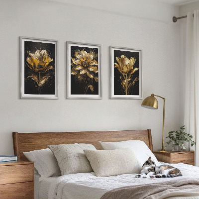 Conjunto de 3 quadros com moldura Flores amarelas sobre um fundo escuro