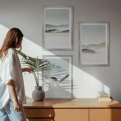 Composição de quadros moderna com montanhas minimalistas em tons pastel