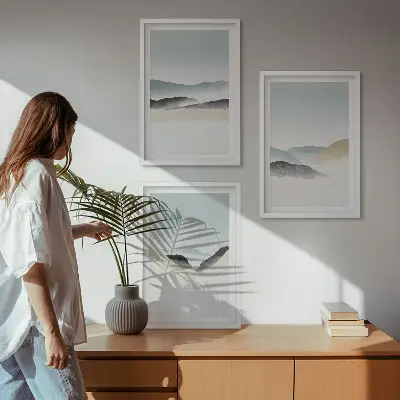 Composição de quadros moderna com montanhas minimalistas em tons pastel