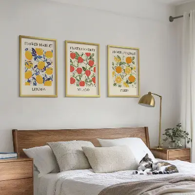 Composição de quadros moderna com cartazes de flores em cidades