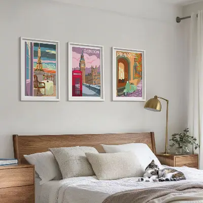 Composição de quadros moderna com vistas retrô de Paris e Londres