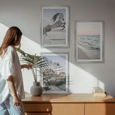 Conjunto de quadros decorativos para sala de estar com estampa de cavalos, praia, farol e ondas