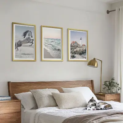 Conjunto de quadros decorativos para sala de estar com estampa de cavalos, praia, farol e ondas