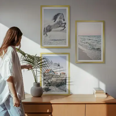 Conjunto de quadros decorativos para sala de estar com estampa de cavalos, praia, farol e ondas