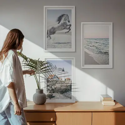 Conjunto de quadros decorativos para sala de estar com estampa de cavalos, praia, farol e ondas