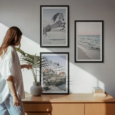 Conjunto de quadros decorativos para sala de estar com estampa de cavalos, praia, farol e ondas