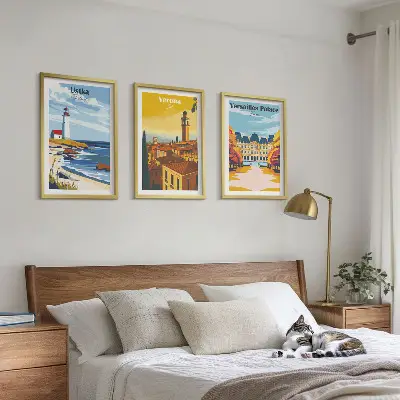 Conjunto de 3 quadros com moldura com vistas de cidades à beira-mar