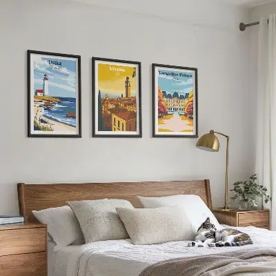 Conjunto de 3 quadros com moldura com vistas de cidades à beira-mar