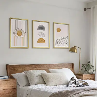 Composição de quadros moderna com formas abstratas em tons de bege e cinza