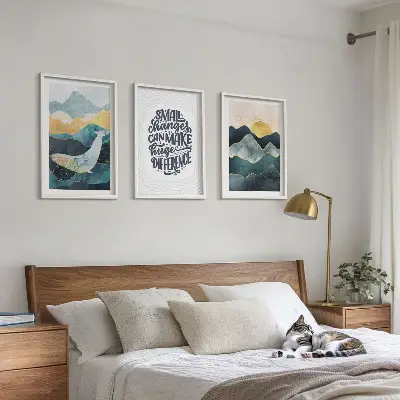Conjunto de 3 quadros com moldura com inspiração abstrata de montanhas