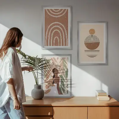 Conjunto de 3 quadros com moldura com padrões geométricos e plantas elegantes