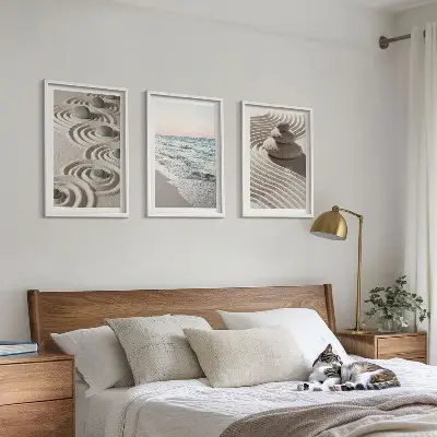 Conjunto de 3 quadros com moldura estampa de ondas, areia, água e pedras na praia