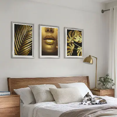 Conjunto de quadros decorativos modernos estampa de boca de mulher com folhagem de costela de adão