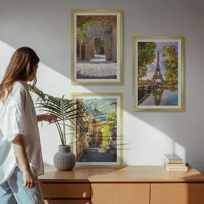 Conjunto de 3 quadros com moldura estampa de ruas com arquitetura Eiffel
