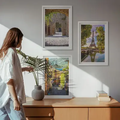 Conjunto de 3 quadros com moldura estampa de ruas com arquitetura Eiffel
