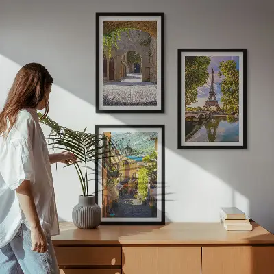 Conjunto de 3 quadros com moldura estampa de ruas com arquitetura Eiffel