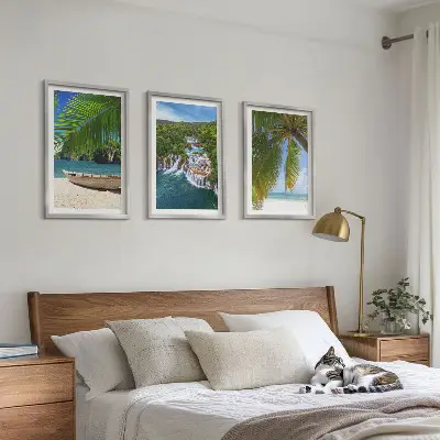 Composição de quadros moderna com temática de praias, barcos, cachoeiras e palmeiras