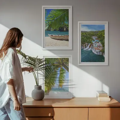 Composição de quadros moderna com temática de praias, barcos, cachoeiras e palmeiras