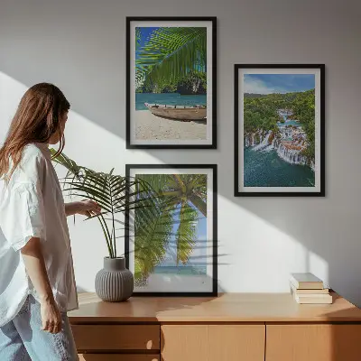 Composição de quadros moderna com temática de praias, barcos, cachoeiras e palmeiras