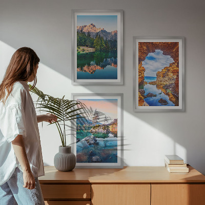 Composição de quadros moderna reflexos nas rochas dos lagos de montanha