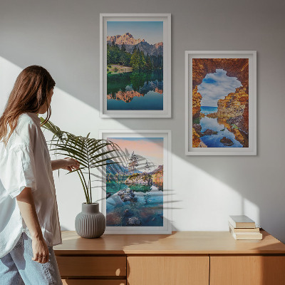Composição de quadros moderna reflexos nas rochas dos lagos de montanha