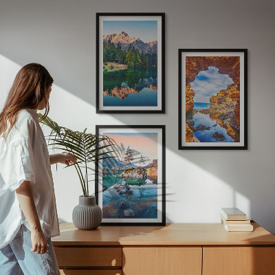 Composição de quadros moderna reflexos nas rochas dos lagos de montanha