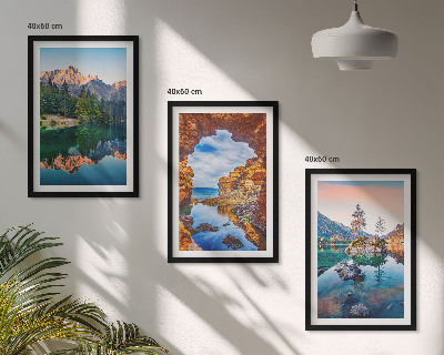 Composição de quadros moderna reflexos nas rochas dos lagos de montanha