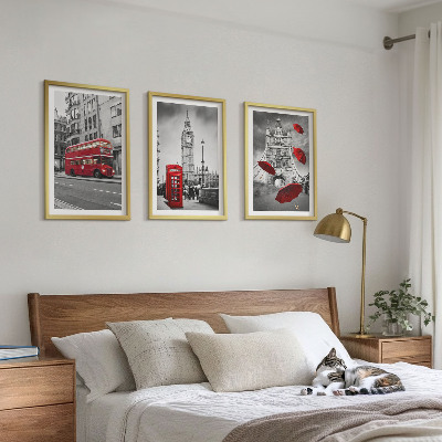 Conjunto de 3 quadros com moldura Detalhes em vermelho em Londres