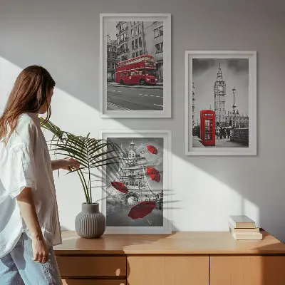 Conjunto de 3 quadros com moldura com detalhes em vermelho em Londres