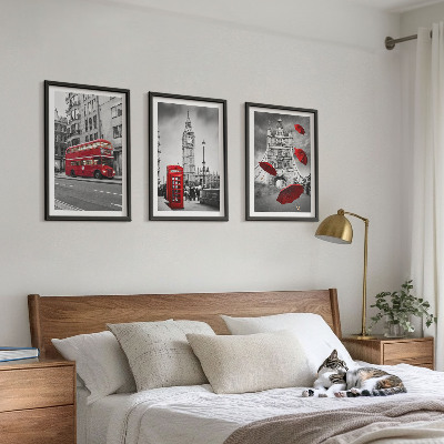 Conjunto de 3 quadros com moldura Detalhes em vermelho em Londres