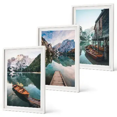 Conjunto de 3 quadros com moldura com paisagem de lago montanhas barcos e chalé