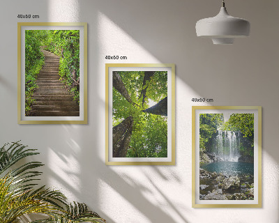 Conjunto de 3 quadros com moldura Trilha na floresta com cachoeira e vegetação