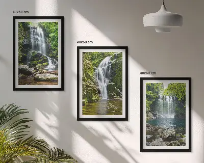 Conjunto de quadros para sala de estar com estampa de cachoeiras em meio à vegetação exuberante