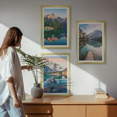 Composição de quadros moderna floresta com reflexos em lago de montanha