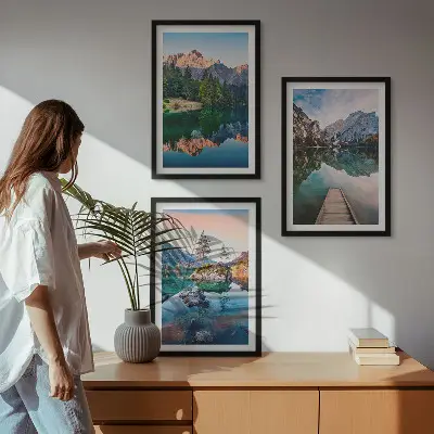 Composição de quadros moderna floresta com reflexos em lago de montanha