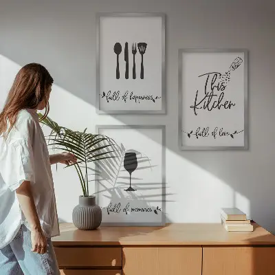 Conjunto de 3 quadros com moldura com estampas de utensílios de cozinha