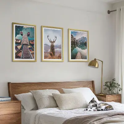 Conjunto de quadros para sala de estar com temática de barcos no lago, veados e montanhas