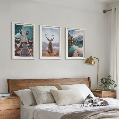 Conjunto de quadros para sala de estar com temática de barcos no lago, veados e montanhas