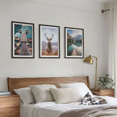 Conjunto de quadros para sala de estar com temática de barcos no lago, veados e montanhas
