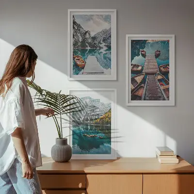 Composição de quadros moderna com paisagem de lago, pontes e montanhas
