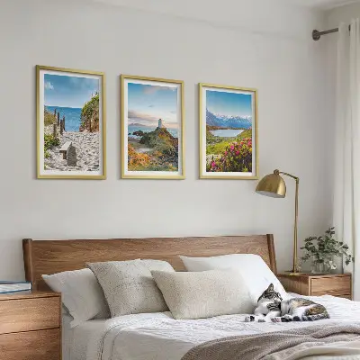Conjunto de quadros para sala de estar com estampas de praia, farol, montanhas e flores