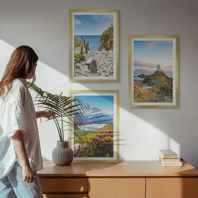 Conjunto de quadros para sala de estar com estampas de praia, farol, montanhas e flores