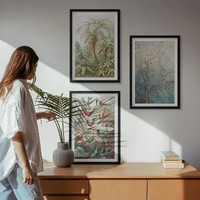 Conjunto de quadros para sala de estar com estampas de plantas tropicais, pássaros e natureza